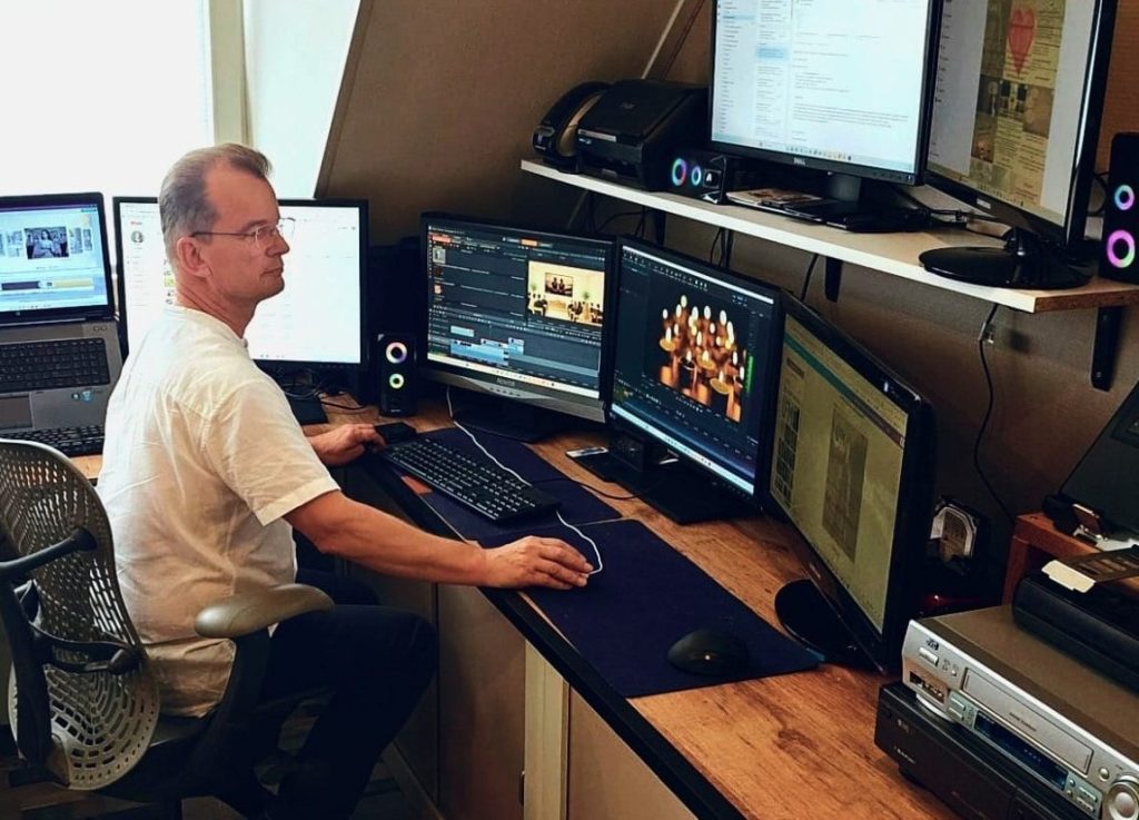 bewerken van fotoslideshow op computer met meerdere schermen